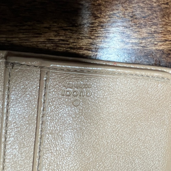 GUCCI Embossed Leather Snap Closure Bifold Long Wallet - Picture 7 of 15